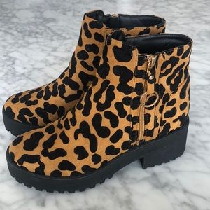 Qupid Cheetah Boots NWOT